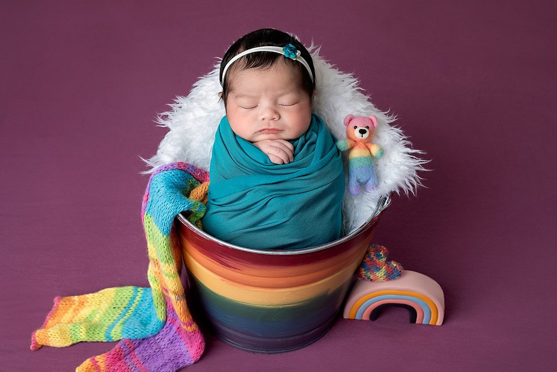 Timeless newborn, milestone, cake smash & first-year photography in Wheeling, IL. Serving Buffalo Grove, Northbrook, Arlington Heights & Chicago families. Weekday sessions.