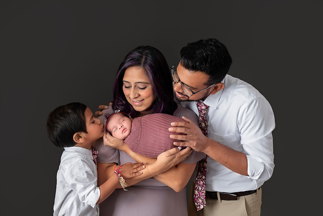 Chicago Newborn Photographer Alina Renert