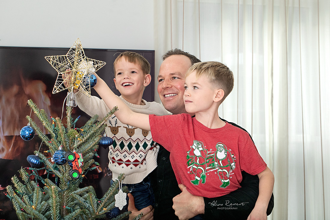 Chicago Lifestyle Christmas Family Photographer Alina Renert - Madaras-126 copy