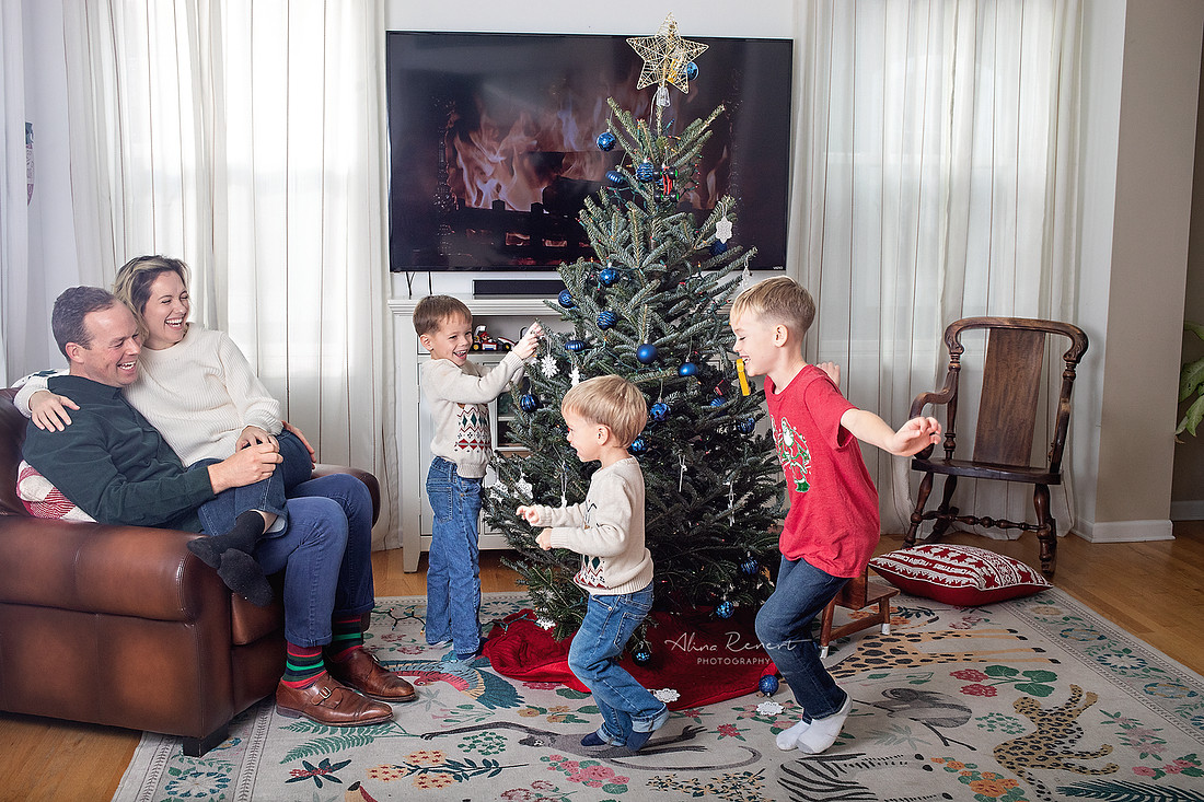 Chicago Lifestyle Christmas Family Photographer Alina Renert - Madaras-90 copy