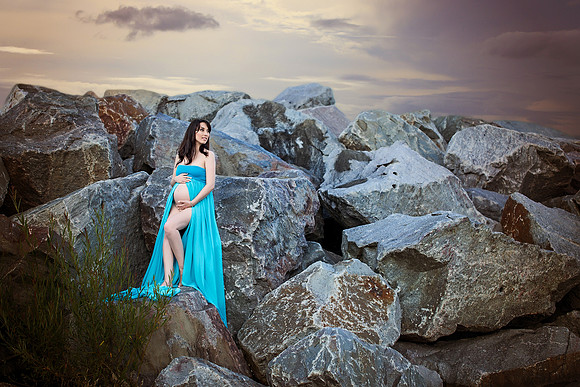 Chicago, IL - Outdoor Maternity Sunset Session with Alina Renert Photography