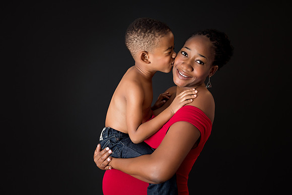 Chicago Studio Maternity Session - Alina Renert Photography