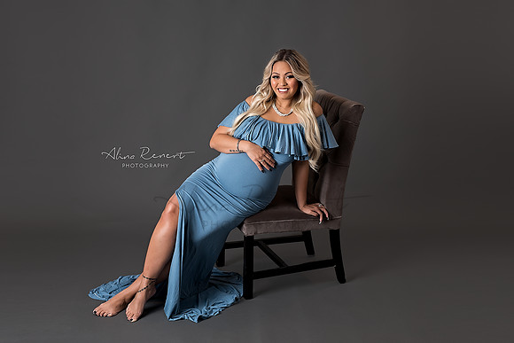 Chicago Studio Maternity Photographer - Alina Renert - Francesca-30 copy
