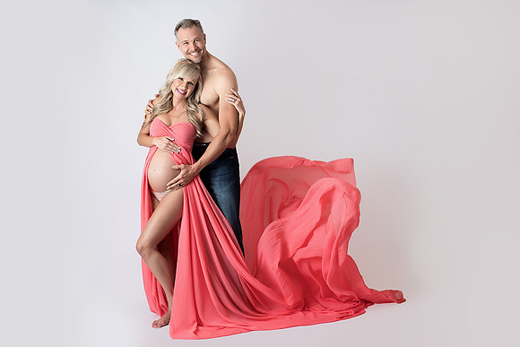 Chicago Studio Maternity Session with Alina Renert Photography - Ursula -31