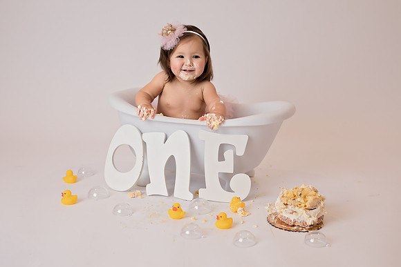 Chicago Studio Cake Smash Photographer - Alina Renert - Arianna-65