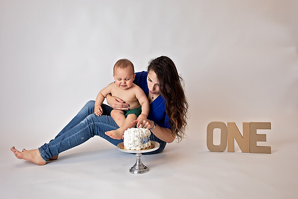 First Birthday Cake Smash Session with Chicago Photographer Alina Renert Photography - William-48 copy