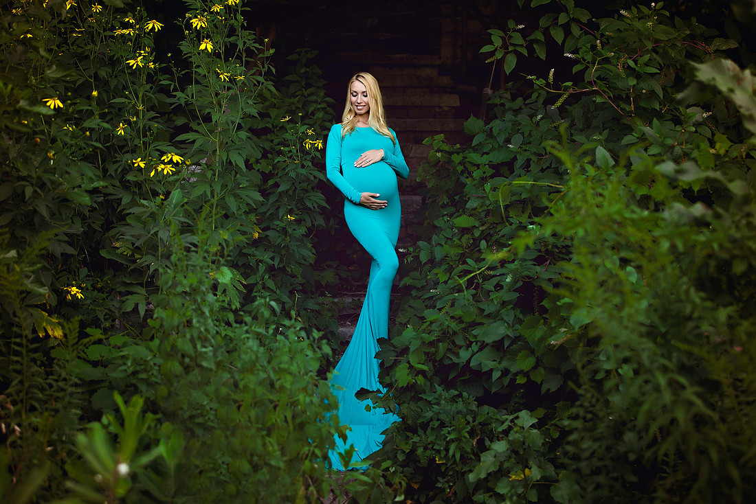 Chicago, IL - Maternity Photography with Alina Renert Photography